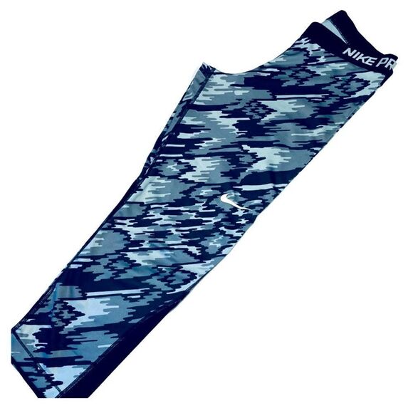 Nike Pro Crops   - Picture 1 of 4